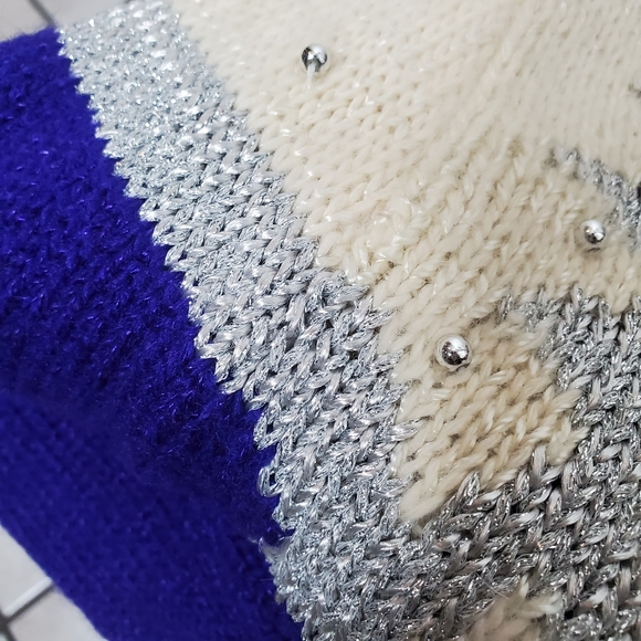 Vintage - Jaclyn Smith | Beaded V- Neck Pullover - Picture 6 of 8